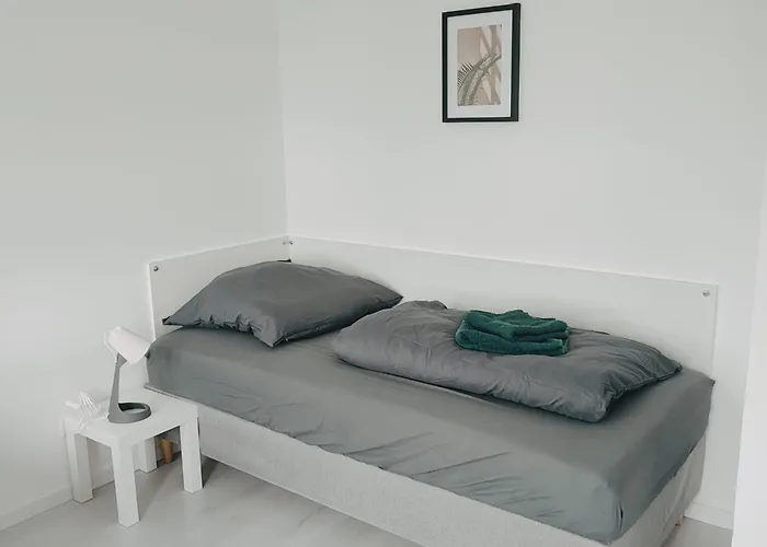 Monteurwohnung Ferienwohnung Business Appartement Links Langenfeld